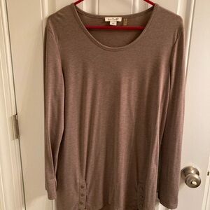 Top was worn with black leggings and boots